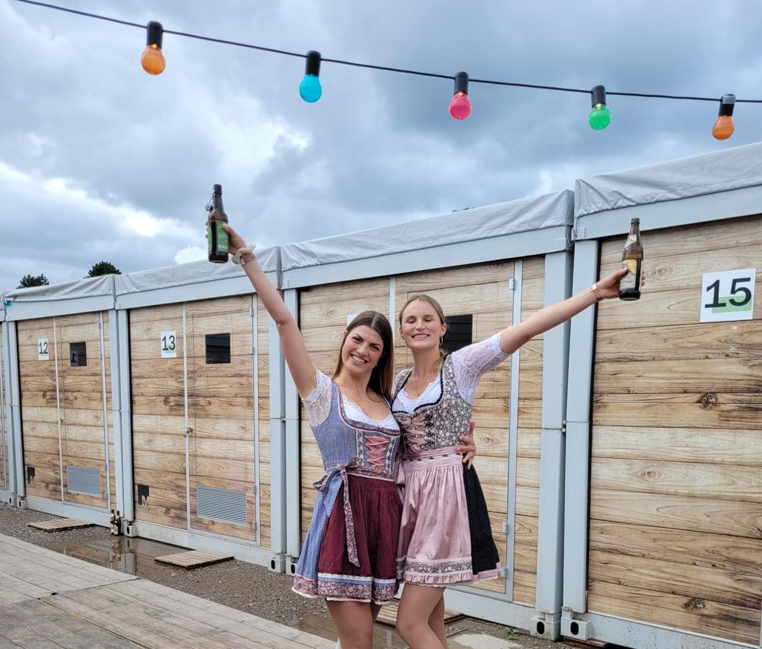 Oktoberfest Wiesn Camp Lodge München Buitenkant foto